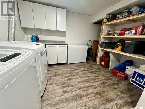 160 Lorne Street W, Swift Current, SK - Indoor Photo Showing Laundry Room