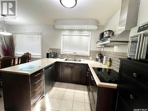 160 Lorne Street W, Swift Current, SK - Indoor Photo Showing Kitchen With Double Sink