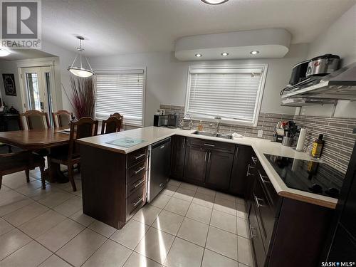 160 Lorne Street W, Swift Current, SK - Indoor Photo Showing Kitchen With Double Sink