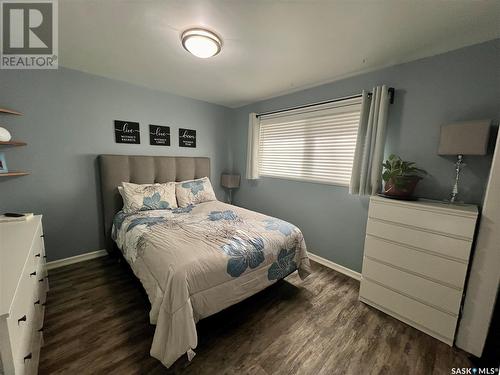 160 Lorne Street W, Swift Current, SK - Indoor Photo Showing Bedroom