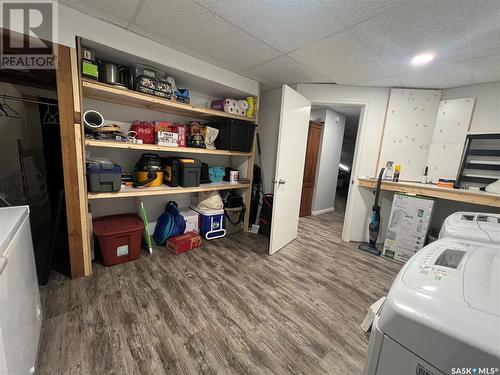 160 Lorne Street W, Swift Current, SK - Indoor Photo Showing Laundry Room