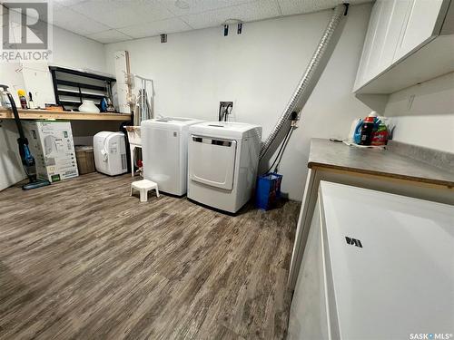 160 Lorne Street W, Swift Current, SK - Indoor Photo Showing Laundry Room