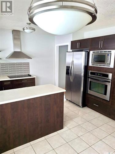 160 Lorne Street W, Swift Current, SK - Indoor Photo Showing Kitchen