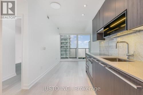 3808 - 115 Mcmahon Drive, Toronto, ON - Indoor Photo Showing Kitchen With Upgraded Kitchen