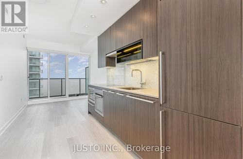 3808 - 115 Mcmahon Drive, Toronto, ON - Indoor Photo Showing Kitchen