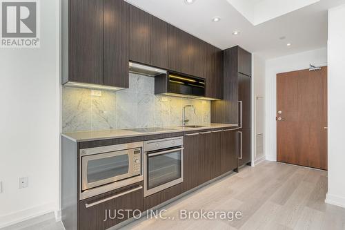 3808 - 115 Mcmahon Drive, Toronto, ON - Indoor Photo Showing Kitchen