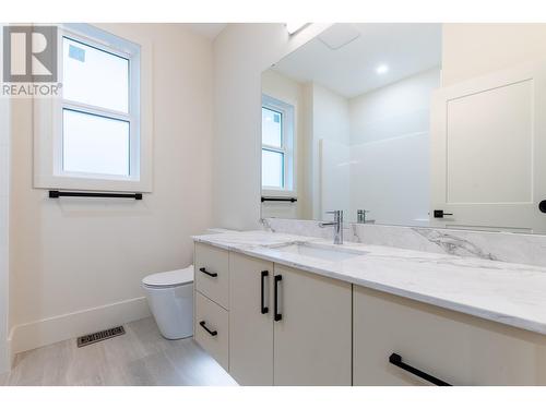 3035 Munro Way, Prince George, BC - Indoor Photo Showing Bathroom