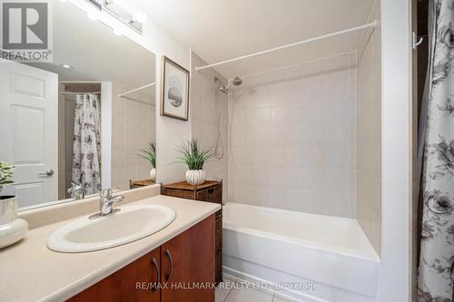 1002 - 225 Wellesley Street E, Toronto, ON - Indoor Photo Showing Bathroom