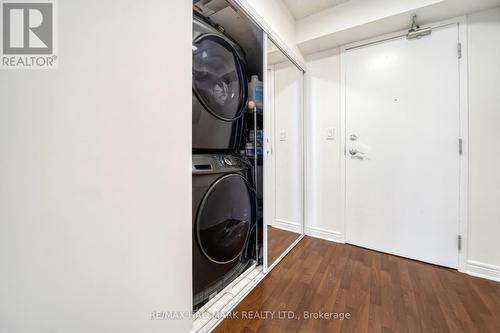 1002 - 225 Wellesley Street E, Toronto, ON - Indoor Photo Showing Laundry Room