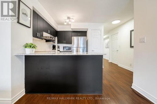 1002 - 225 Wellesley Street E, Toronto, ON - Indoor Photo Showing Kitchen