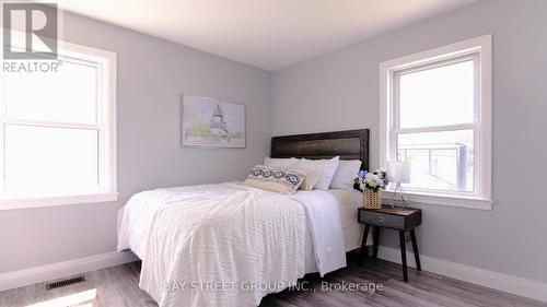 2653 Alexis Road, Windsor, ON - Indoor Photo Showing Bedroom