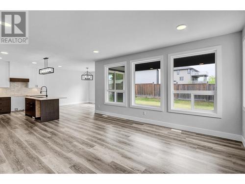 1127 Monarch Court, Prince George, BC - Indoor Photo Showing Kitchen