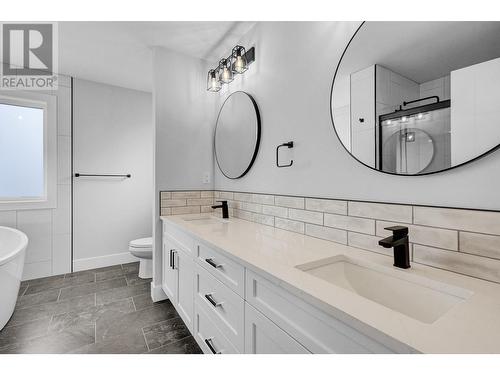 1127 Monarch Court, Prince George, BC - Indoor Photo Showing Bathroom