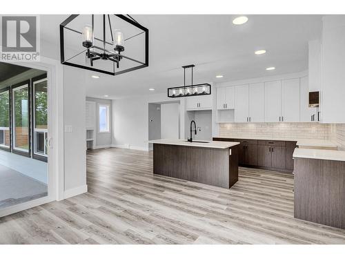 1127 Monarch Court, Prince George, BC - Indoor Photo Showing Kitchen