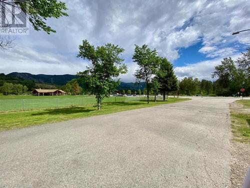 414 2Nd Avenue, Castlegar, BC 