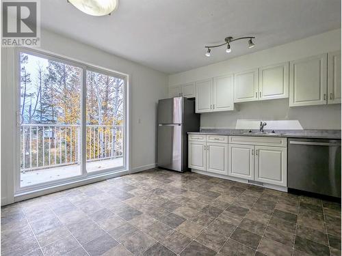 200 Black Forest Drive Unit# 707, Invermere, BC - Indoor Photo Showing Kitchen