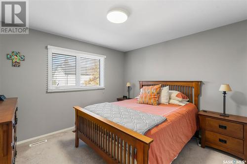 120 515 Mcwillie Avenue, Saskatoon, SK - Indoor Photo Showing Bedroom