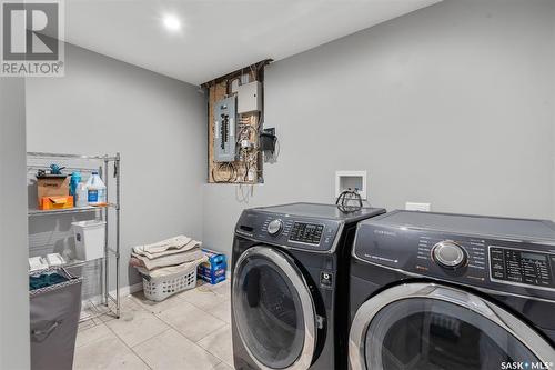 120 515 Mcwillie Avenue, Saskatoon, SK - Indoor Photo Showing Laundry Room