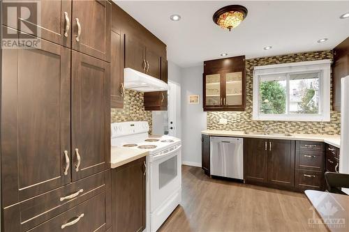 2568 Hanlon Avenue, Ottawa, ON - Indoor Photo Showing Kitchen