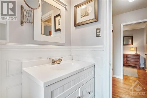 2568 Hanlon Avenue, Ottawa, ON - Indoor Photo Showing Bathroom