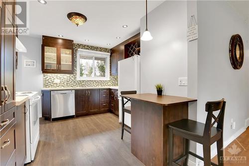 2568 Hanlon Avenue, Ottawa, ON - Indoor Photo Showing Kitchen