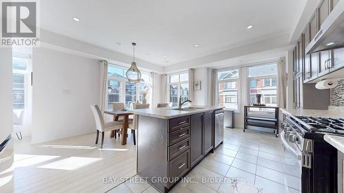 1 Sissons Way, Markham, ON - Indoor Photo Showing Kitchen With Double Sink With Upgraded Kitchen