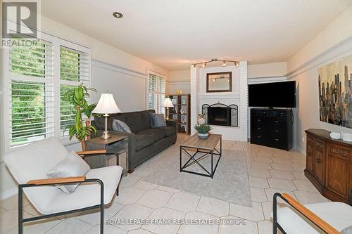 82 Grath Crescent, Whitby (Blue Grass Meadows), ON - Indoor Photo Showing Living Room With Fireplace