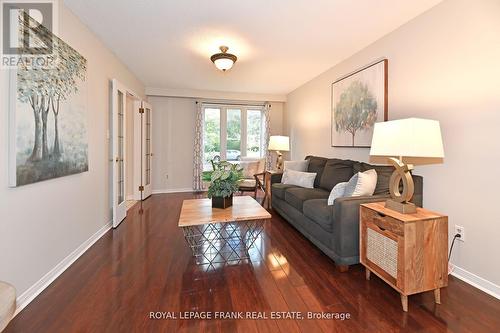 82 Grath Crescent, Whitby (Blue Grass Meadows), ON - Indoor Photo Showing Living Room