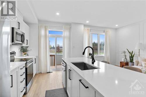 427 Kayak Street, Ottawa, ON - Indoor Photo Showing Kitchen With Upgraded Kitchen