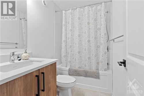 427 Kayak Street, Ottawa, ON - Indoor Photo Showing Bathroom