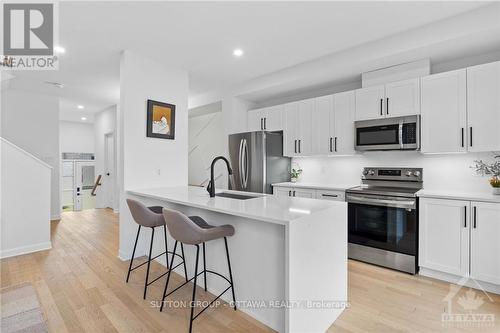 427 Kayak Street, Ottawa, ON - Indoor Photo Showing Kitchen With Upgraded Kitchen