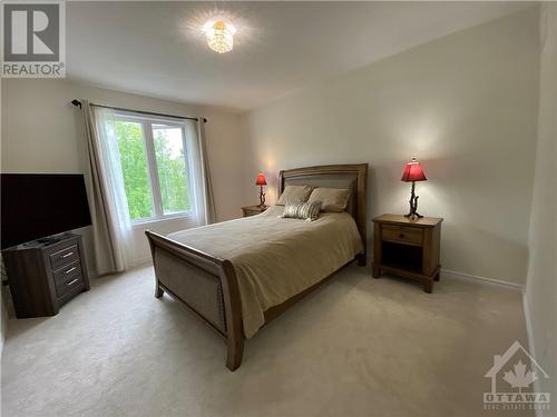 655 Persimmon Way, Ottawa, ON - Indoor Photo Showing Bedroom