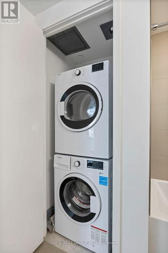 3301 - 19 Western Battery Road, Toronto, ON - Indoor Photo Showing Laundry Room