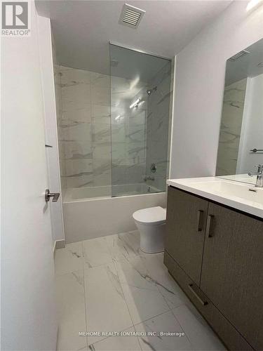 803 - 10 Honeycrisp Crescent, Vaughan, ON - Indoor Photo Showing Bathroom