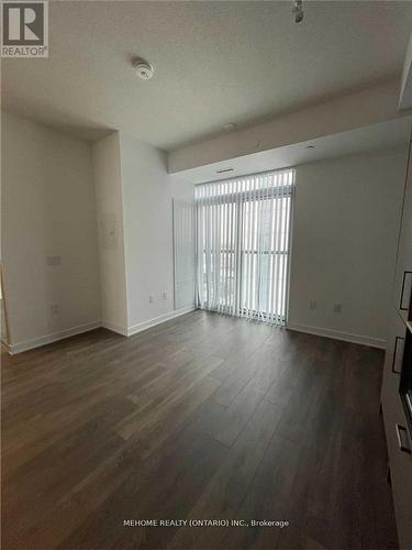 803 - 10 Honeycrisp Crescent, Vaughan, ON - Indoor Photo Showing Other Room