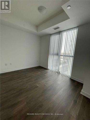 803 - 10 Honeycrisp Crescent, Vaughan, ON - Indoor Photo Showing Other Room