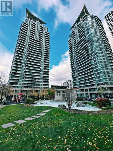 305 - 33 Elm Drive W, Mississauga, ON - Outdoor With Facade