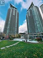 305 - 33 ELM DRIVE W  Mississauga, ON L5B 4M2