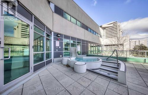 305 - 33 Elm Drive W, Mississauga, ON -  With Exterior