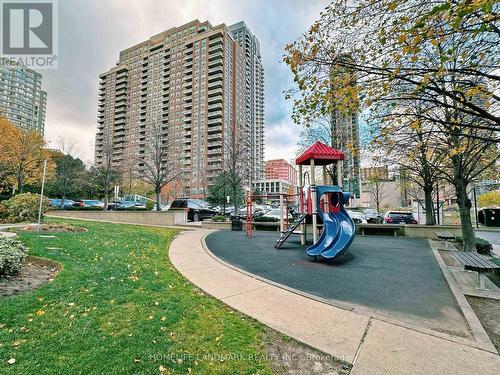 305 - 33 Elm Drive W, Mississauga, ON - Outdoor With Facade