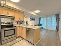 305 - 33 Elm Drive W, Mississauga, ON  - Indoor Photo Showing Kitchen 