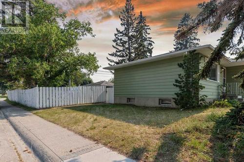 4503 Richmond Road Sw, Calgary, AB - Outdoor