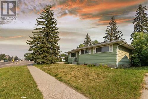 4503 Richmond Road Sw, Calgary, AB - Outdoor