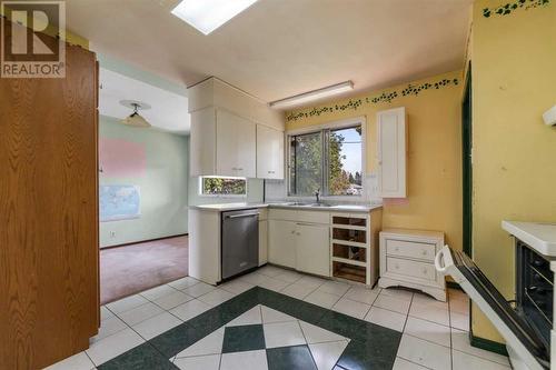 4503 Richmond Road Sw, Calgary, AB - Indoor Photo Showing Kitchen