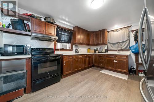 21/23 Spring Street, Quinte West, ON - Indoor Photo Showing Kitchen