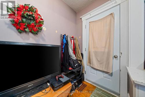 21/23 Spring Street, Quinte West, ON - Indoor Photo Showing Other Room