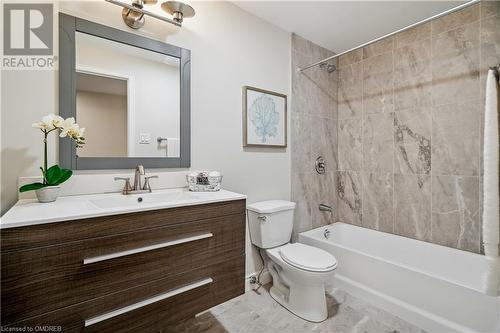 1513 Upper Middle Road Unit# 3, Burlington, ON - Indoor Photo Showing Bathroom