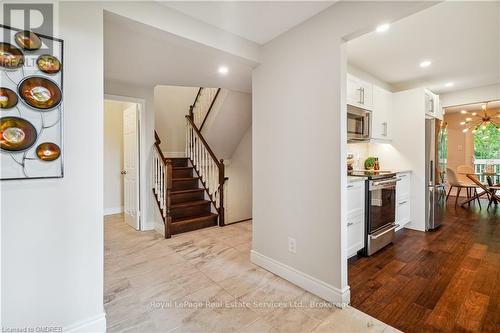 3 - 1513 Upper Middle Road, Burlington (Tyandaga), ON - Indoor Photo Showing Kitchen