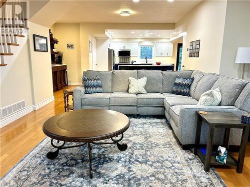 441 Queen Street N, Paisley, ON - Indoor Photo Showing Living Room