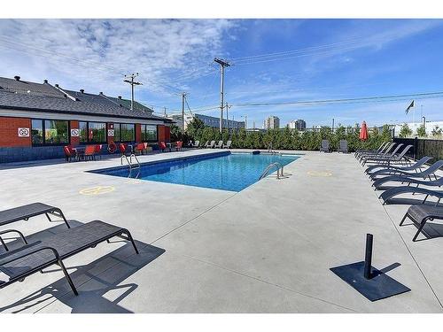 Piscine - 603-3695 Av. Jean-Béraud, Laval (Chomedey), QC - Outdoor With In Ground Pool